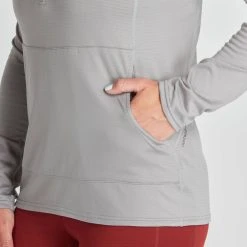 NRS Lightweight Hoodie - Women's -Osprey shop 10121 05 Titanium Model Pocket 070821 2000x2000 rsz 38555.1647971403