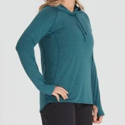NRS Silkweight Hoodie - Women's -Osprey shop 10140 05 Mediterranea Model FrontCrop 082121 2000x2000 rsz 84763.1647968653