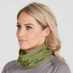 NRS Neck Gaiter -Osprey shop 10405 03 Olive Model Down 090121 2000x2000 rsz 80730.1648058782