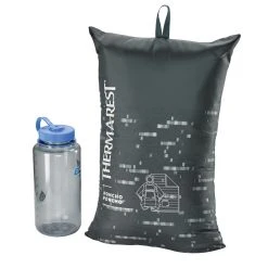 Therm-a-Rest Honcho Poncho -Osprey shop 11416 thermarest honchoponcho blackforest ssack rsz 64543.1676490456