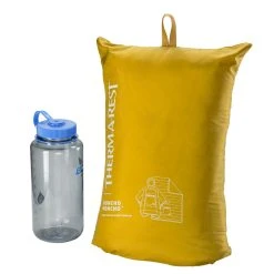Therm-a-Rest Honcho Poncho -Osprey shop 11418 thermarest honchoponcho wheat ssack rsz 95642.1676490456