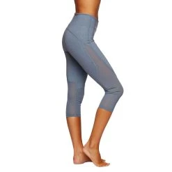 Kari Traa Isabelle Capri - Women's (Spring 2019) -Osprey shop 622199 isabelle capri jeans model 2 karitraa 80798.1676492107