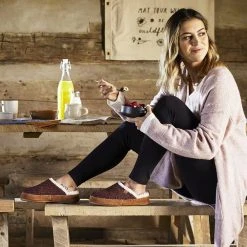 Acorn Camden Recycled Clog - Women's 23 Acorn Camden Recycled Clog - Women's -Osprey shop Acorn 20136 lifestyle cabin 10818.1663617624