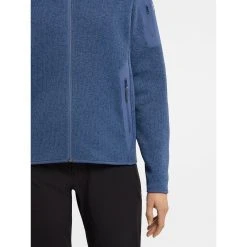Arc'teryx Covert Cardigan - Women's (Fall 2022) -Osprey shop Covert Cardigan Moonlit Heather Women s Pocket Detail rsz 20351.1671039195.1280.1280 25200.1675361691
