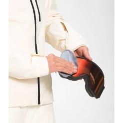 The North Face Descendit Jacket - Women's -Osprey shop NF0A4R1R N3N modelalt5 rsz 94099.1671137513