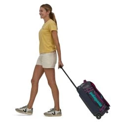 Patagonia Black Hole Wheeled Duffel 40L -Osprey shop WBF22 49378 PIBL MW1 rsz 49678.1676337769