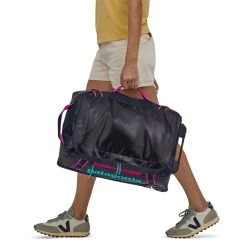 Patagonia Black Hole Wheeled Duffel 40L -Osprey shop WBF22 49378 PIBL MW4 rsz 20590.1676337769