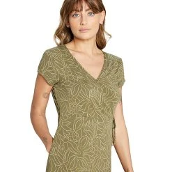Sherpa Padma Wrap Dress - Women's (Spring 2022) -Osprey shop padma wrap dress evergreen model front 04463.1664924748