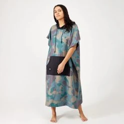 Nomadix Changing Poncho - Small/Medium -Osprey shop s m nomadix cp camo 101 changing poncho front rsz 75041.1660065671