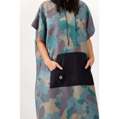 Nomadix Changing Poncho - Small/Medium -Osprey shop s m nomadix cp camo 101 changing poncho pocket detail 2 rsz 06946.1660065672